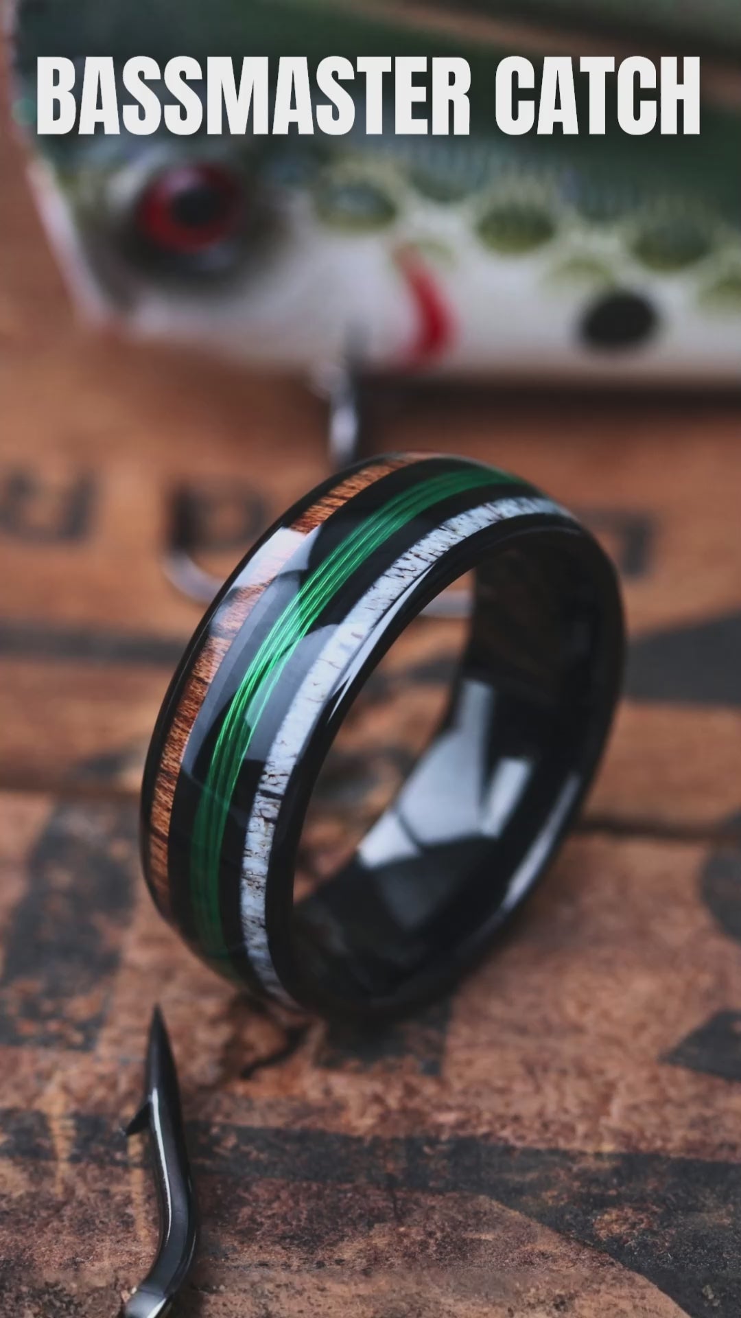 Bassmaster - Men's Fishing Line Ring With Green, Wood, and Antler